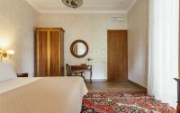 Номер Апартаменты 4-местный 3-комнатный (с террасой, вид на парк/горы,корпус 1) — фото «Amra Park-hotel & SPA» / «Амра Парк» отель