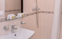 Номер Стандартный 2-местный 1-комнатный (без балкона, вид на парк, корпус 1) — фото «Айвазовское» санаторий