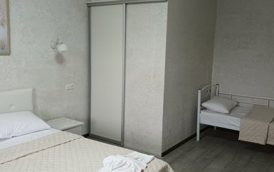 Номер Апартаменты 5-местный 2-комнатный (с общей террасой) — отель «Дружба» база отдыха