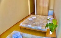 Номер Апартаменты 3-местный (с лоджией и общей кухней) — фото «Фаворит» апартаменты