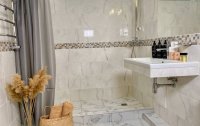 Номер Полулюкс 4-местный 2-комнатный (с балконом, корпус 1) — фото «Голубая Волна» санаторий