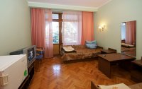 Номер Стандартный 2-местный 1-комнатный ЮГ 4 этаж корпус 5 — фото «Горный» санаторий