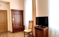 Номер Комфорт 2-местный 1-комнатный (DBL, с балконом, бассейн) — фото «Империал 2011» отель