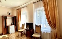 Номер Комфорт 2-местный 1-комнатный (DBL, с балконом, двор) — фото «Империал 2011» отель