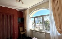 Номер Люкс 2-местный 2-комнатный (DBL, без балконом, двор) — фото «Империал 2011» отель