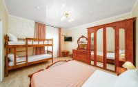 Номер Комфорт 3-местный 2-комнатный (основной корпус) — фото «Ле-Ди» гостевой дом
