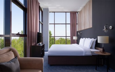 Номер Люкс 3-местный (с панорамными окнами) — отель «Miracleon Beton Brut Ultra All Inclusive & SPA Anapa 4*» / «Мираклеон Бетон Брют Ультра Олл Инклюзив и СПА Анапа» отель