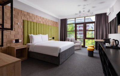 Номер Полулюкс 2-местный (в таунхаусе, к.3,5) — отель «Miracleon Beton Brut Ultra All Inclusive & SPA Anapa 4*» / «Мираклеон Бетон Брют Ультра Олл Инклюзив и СПА Анапа» отель