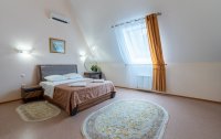 Номер Апартаменты 3-местный 2-комнатный — фото «Орен-Крым» санаторий