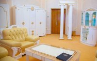 Номер Апартаменты 4-местный 3-комнатный — фото «Палас» отель