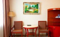 Номер Люкс Комфорт 2-местный 2-комнатный — фото «Палас» отель