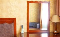 Номер Люкс Комфорт Улучшенный 2-местный 2-комнатный — фото «Палас» отель