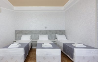 Номер Стандартный Комфорт 3-местный (с балконом) — отель «Плаза» отель
