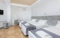 Номер Стандартный Комфорт 3-местный (с балконом) — фото «Плаза» отель