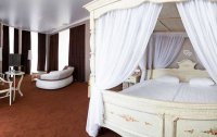 Номер Апартаменты 6-местный 4-комнатный VIP — фото «Прометей Клуб» отель
