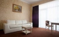Номер Люкс 2-местный 3-комнатный (7 этаж, в Главном корпусе) — фото «Прометей Клуб» отель