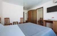 Номер Стандартный 4-местный 2-комнатный (корпус 1) — фото «Русь» санаторий