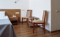 Номер Стандартный 4-местный 2-комнатный (корпус 1) — фото «Русь» санаторий