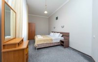 Номер Апартаменты 4-местный 2-комнатный — фото «Семейный курорт» отель (бывш. Family Resort)