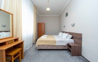 Номер Апартаменты 4-местный 2-комнатный — фото «Семейный курорт» отель (бывш. Family Resort)