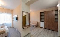Номер Полулюкс 2-местный 2-комнатный — фото «Семейный курорт» отель (бывш. Family Resort)